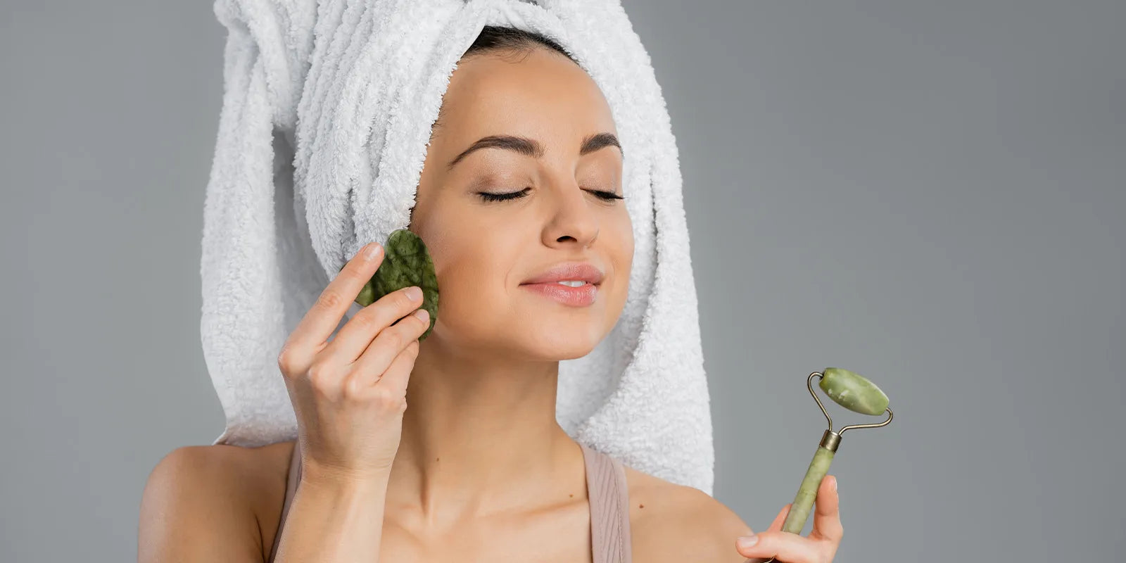 how to properly use a jade roller
