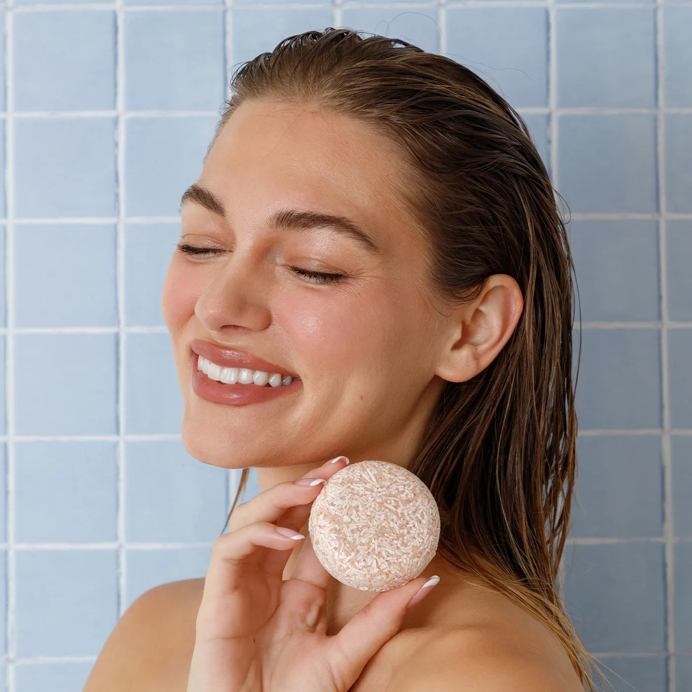 how to use a shampoo bar