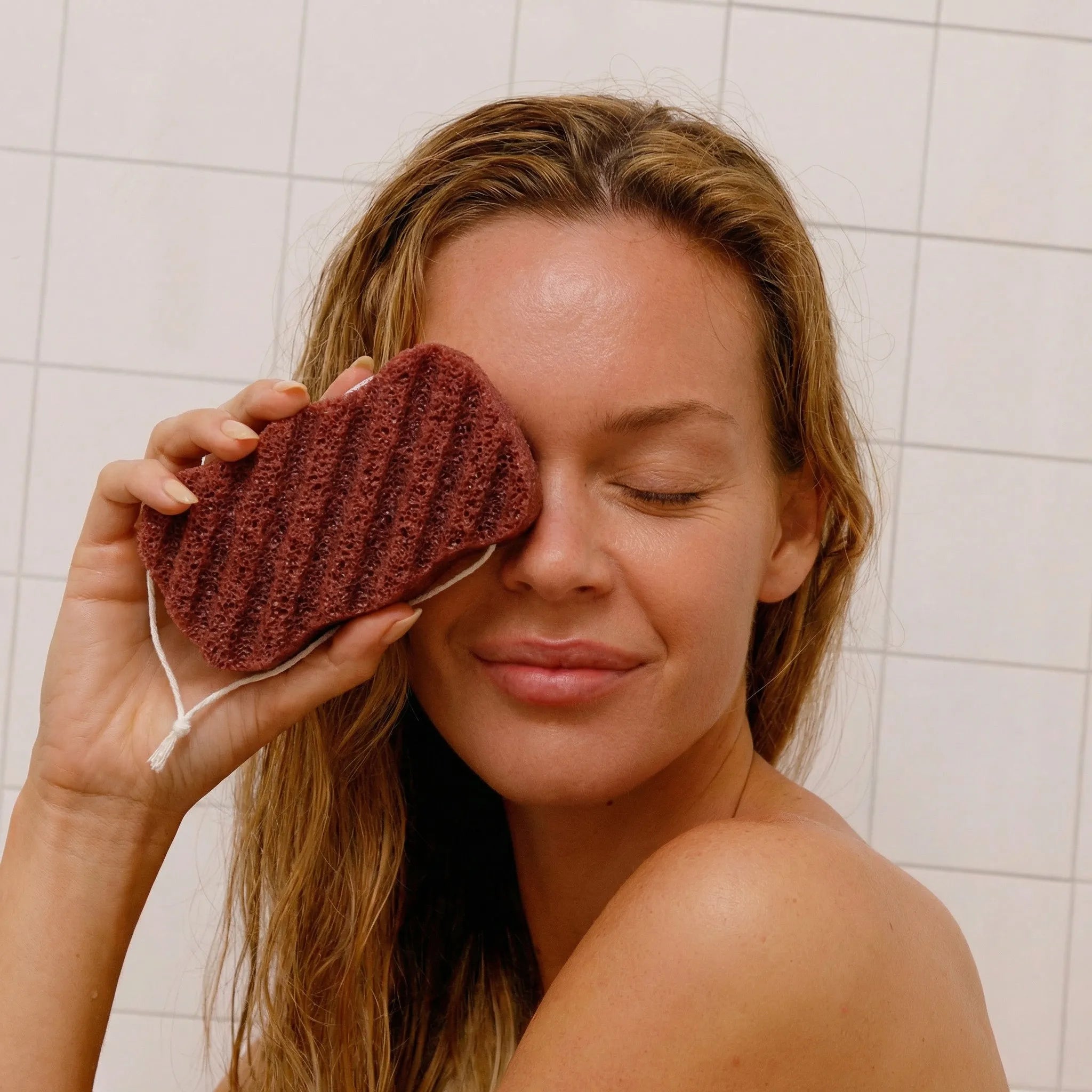 Red Clay Konjac Body Sponge