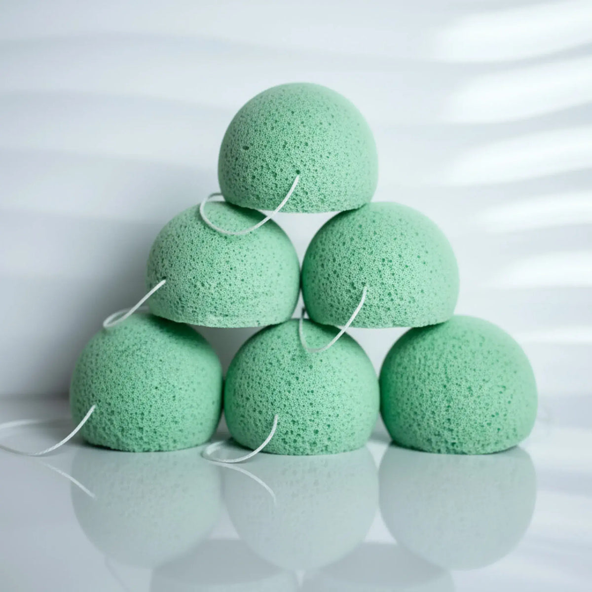 product image for a quantity 6 of konjac aloe sponge from seek bamboo